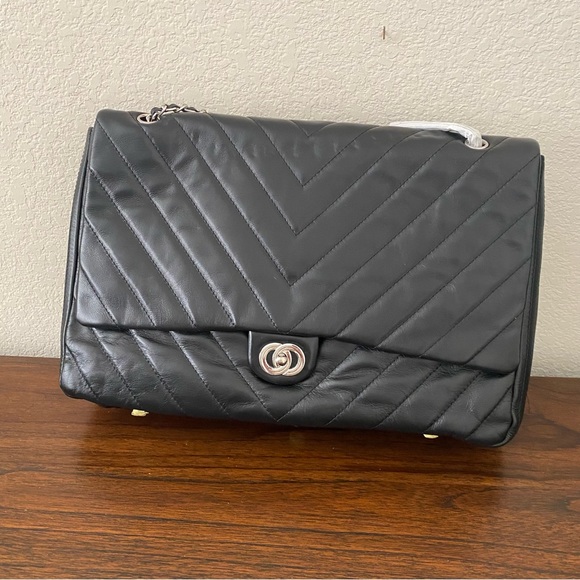Black Chevron Quilted 15" Large Leather Convertible Crossbody Shoulder Bag C6 - Picture 2 of 13